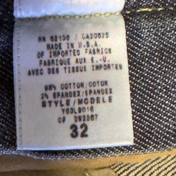 Guess Premium Cropped Jeans with Button Details - Picture 8 of 8